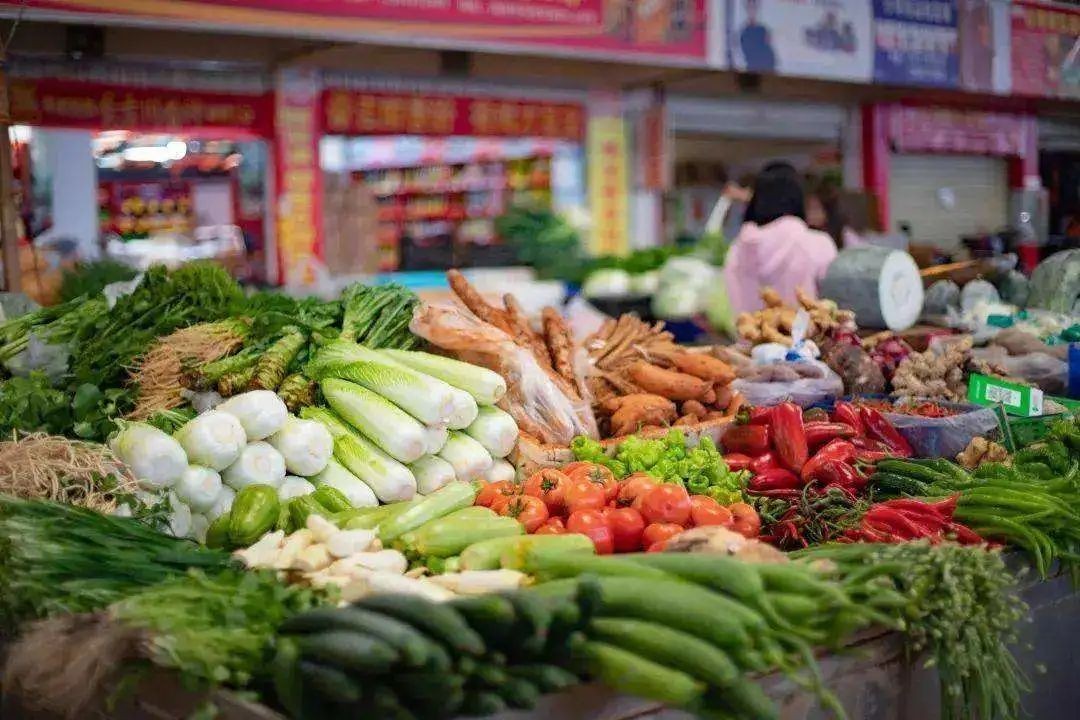 走！一起去逛菜市场